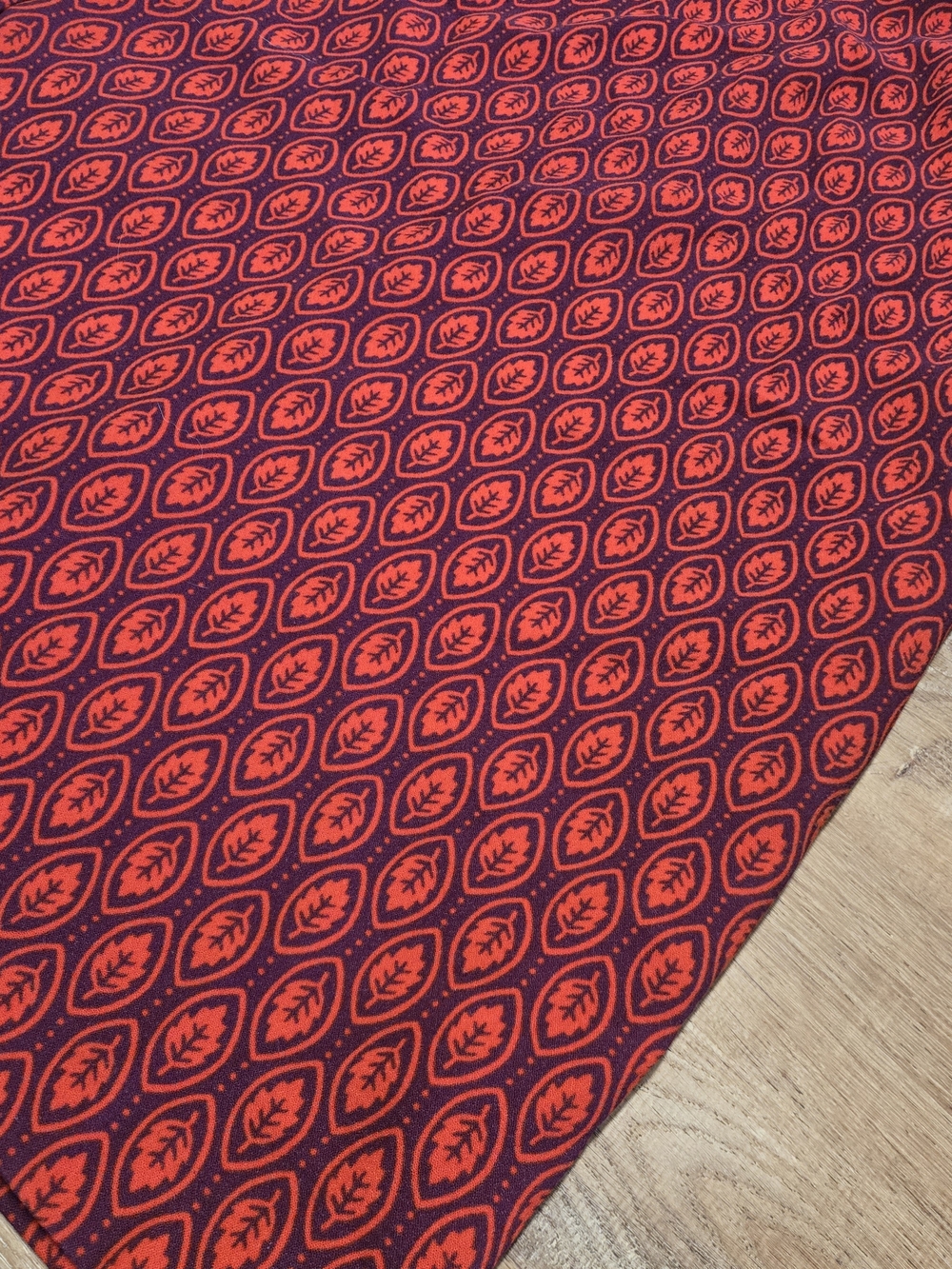 Boden Red and Burgundy Geometric Leaf Print 3/4 Sleeve Dress Size 4 R - Picture 2 of 6